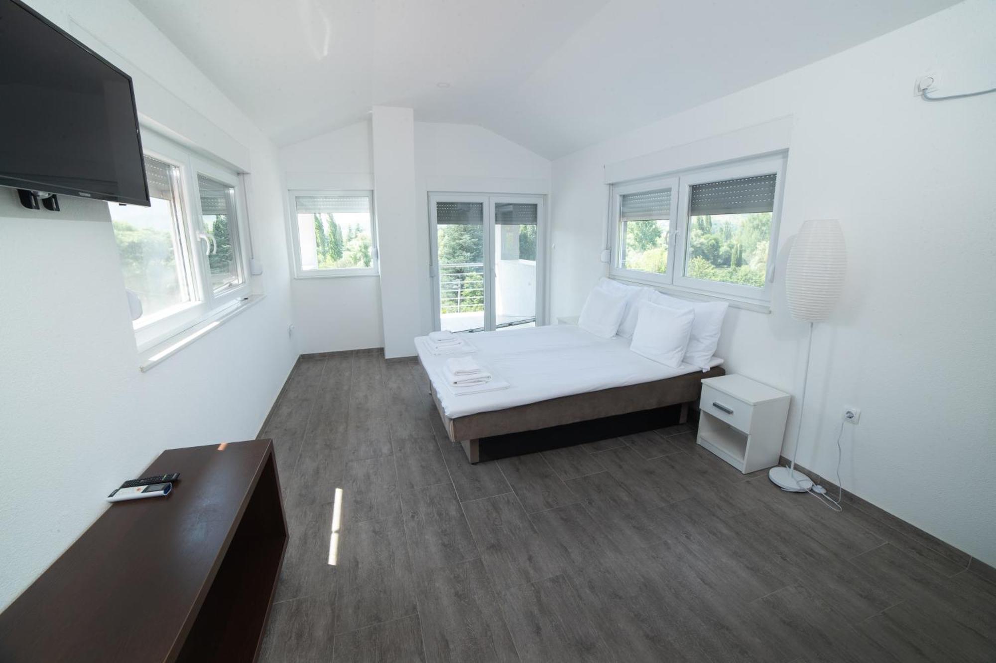 Hs Vila Mostar