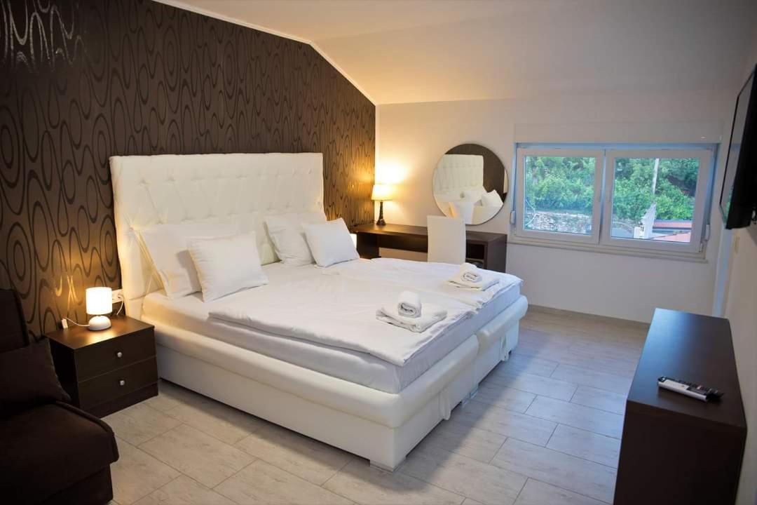 Hs Vila Mostar